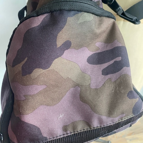 Nike duffel bag - Picture 7 of 15